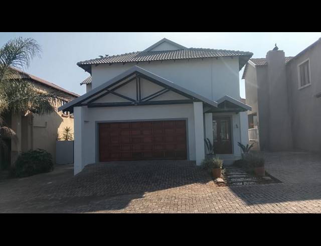 3 BEDROOM HOUSE FOR SALE IN GREENHILLS
